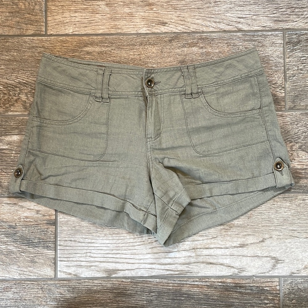 Dollhouse Khaki Green Linen 2” Inseam Shorts